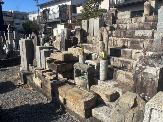 桑名市佛眼院　永代供養墓工事　②無縁塚解体